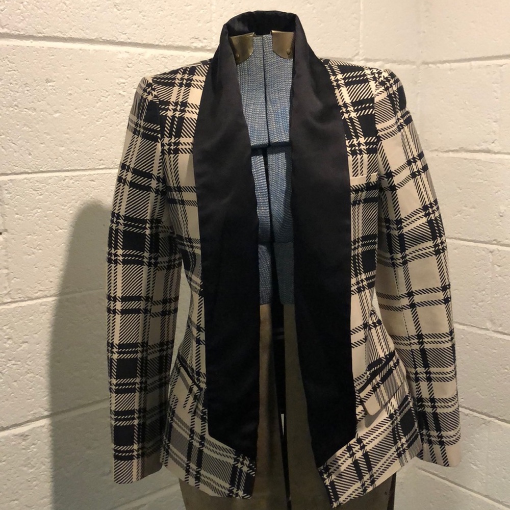 Haute Hippie size 2 silk blazer